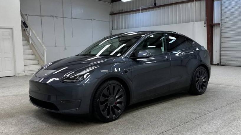 TESLA MODEL Y 2021 5YJYGDEF0MF211922 image